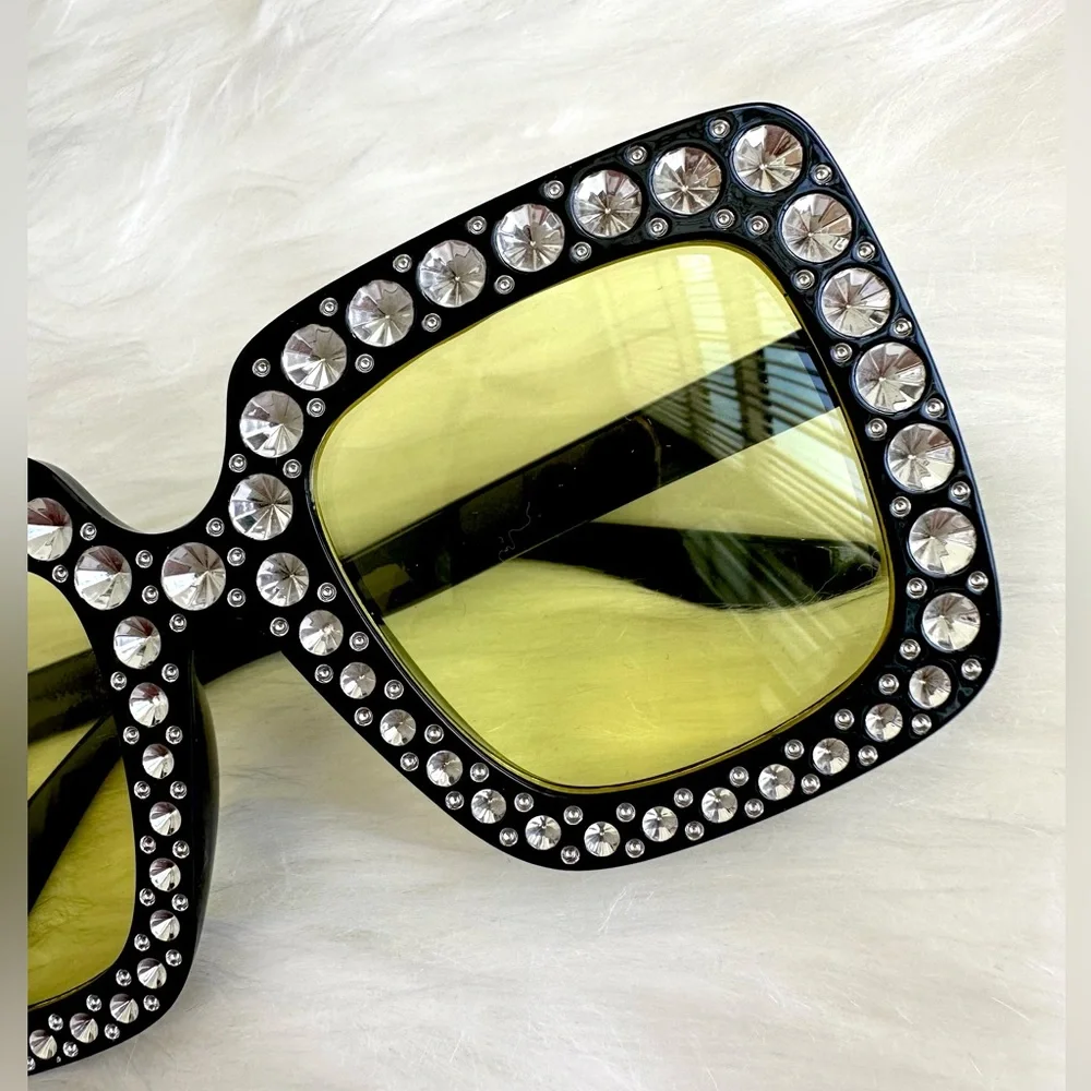 GLAM OVERSIZED SUNGLASSES